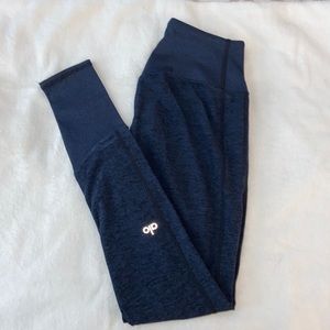 navy blue alo yoga high waisted lounge leggings.